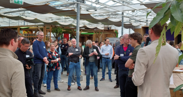 Posterpodium HAS & Yuverta